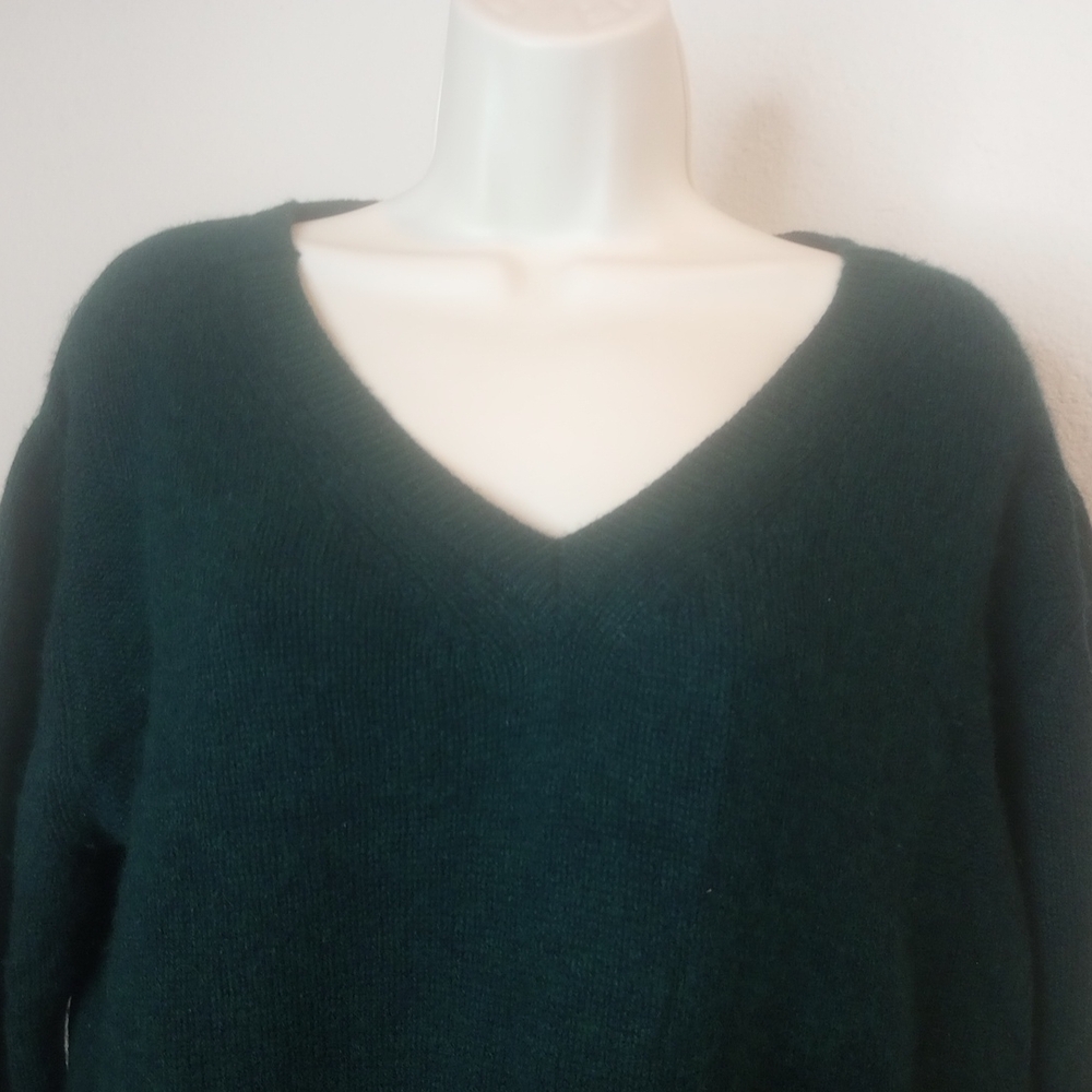Fine Colection Designe In Paris 100%CashmereWomen's V-Neck Sweater - Dark Green - Picture 3 of 11